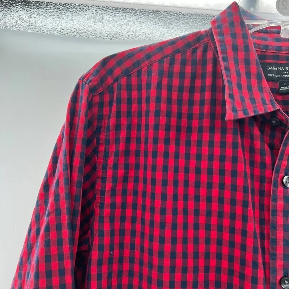 Banana Republic Men's Tailored Slim Fit Button Up Shirt Red/Blue Check Large